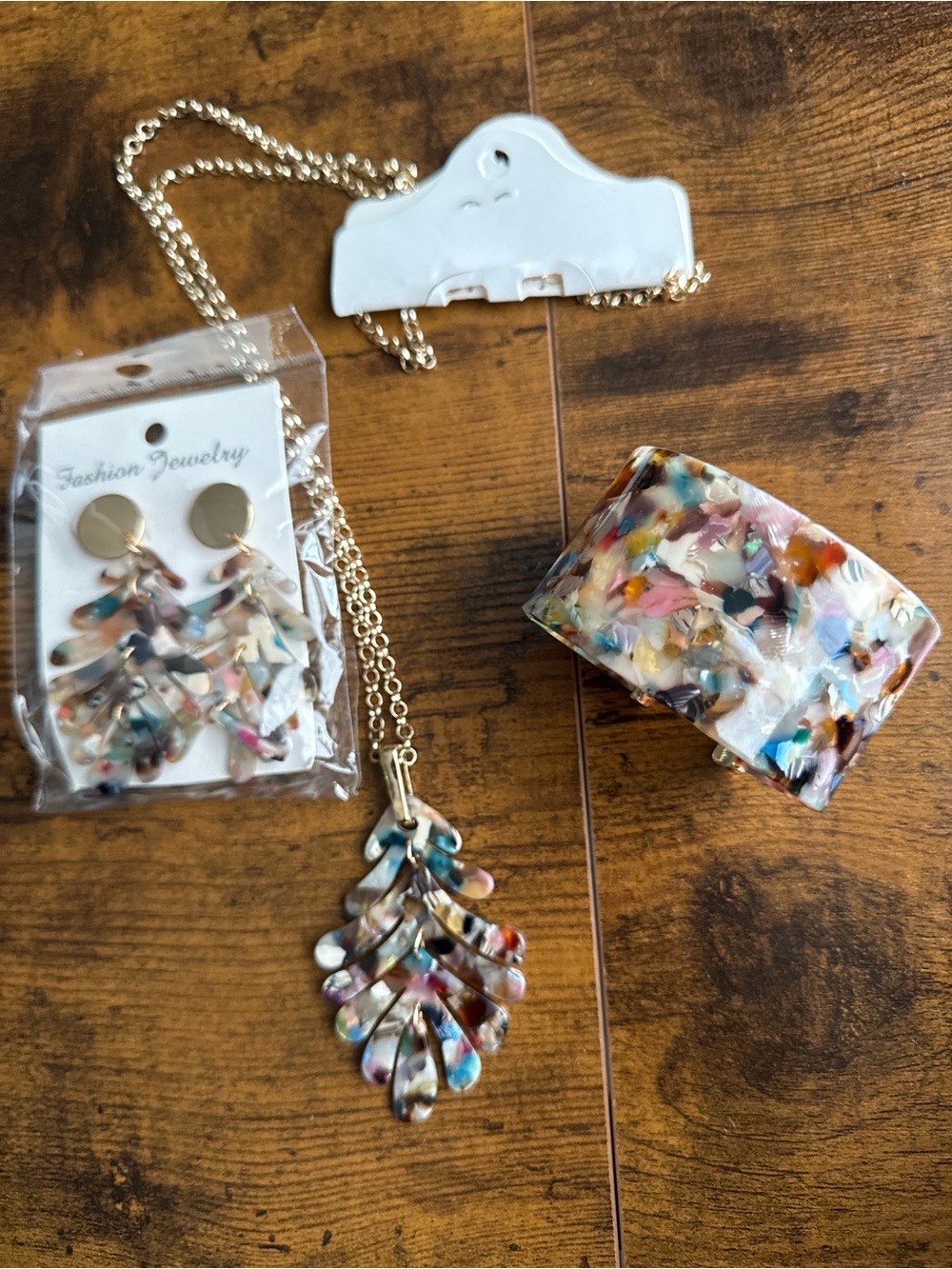 Fashion Jewelry Multicolor Resin Leaf Pendant Necklace Matching Cuff & earrings